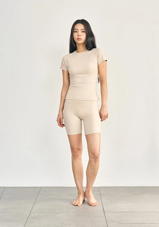 ADEVA エアーデックス バイカーショーツ (Almond Cream)